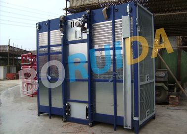 2000kgs Operator Cab Construction Material Hoist Dual Cage SC2000 / 200